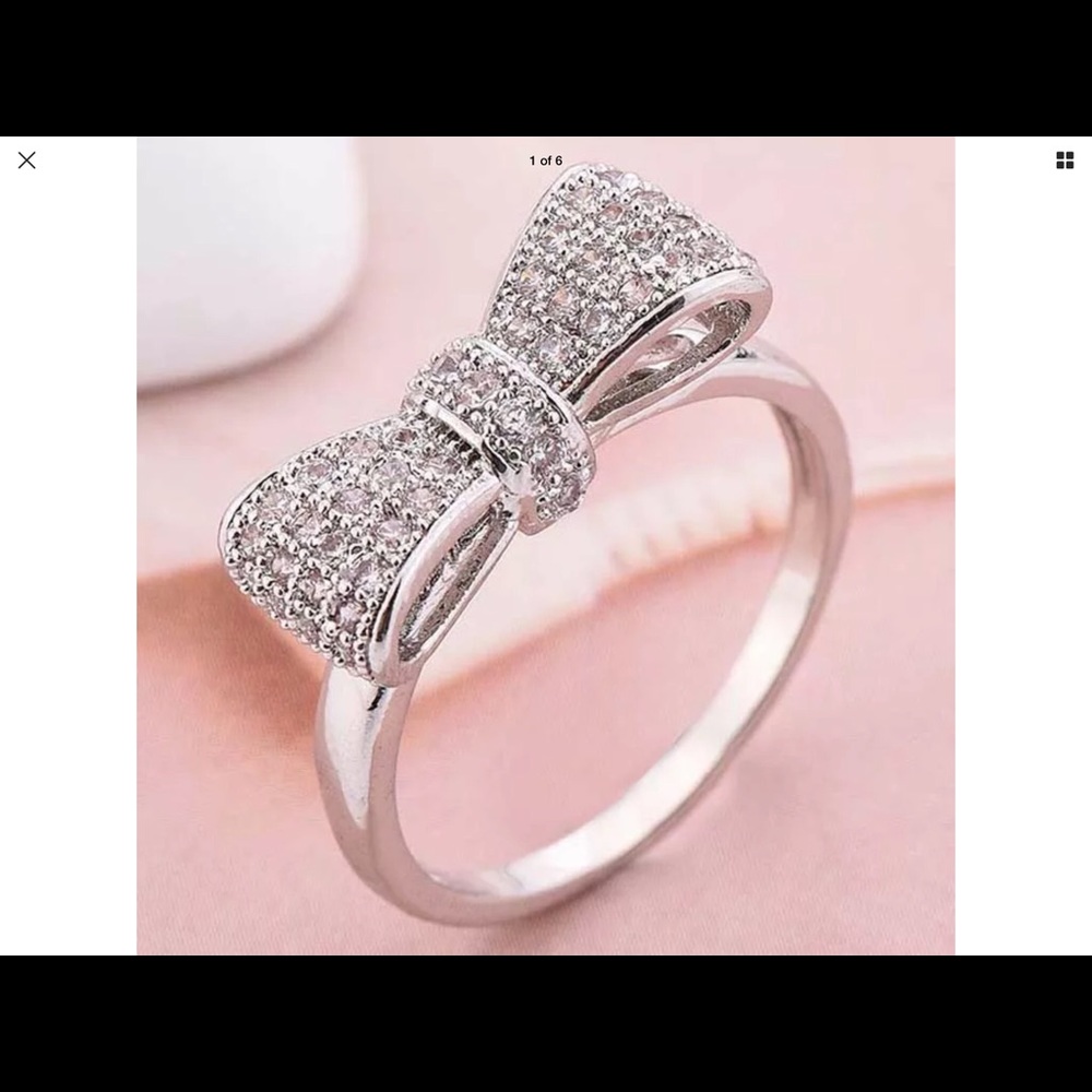 NWT Beautiful sterling silver bow ring.